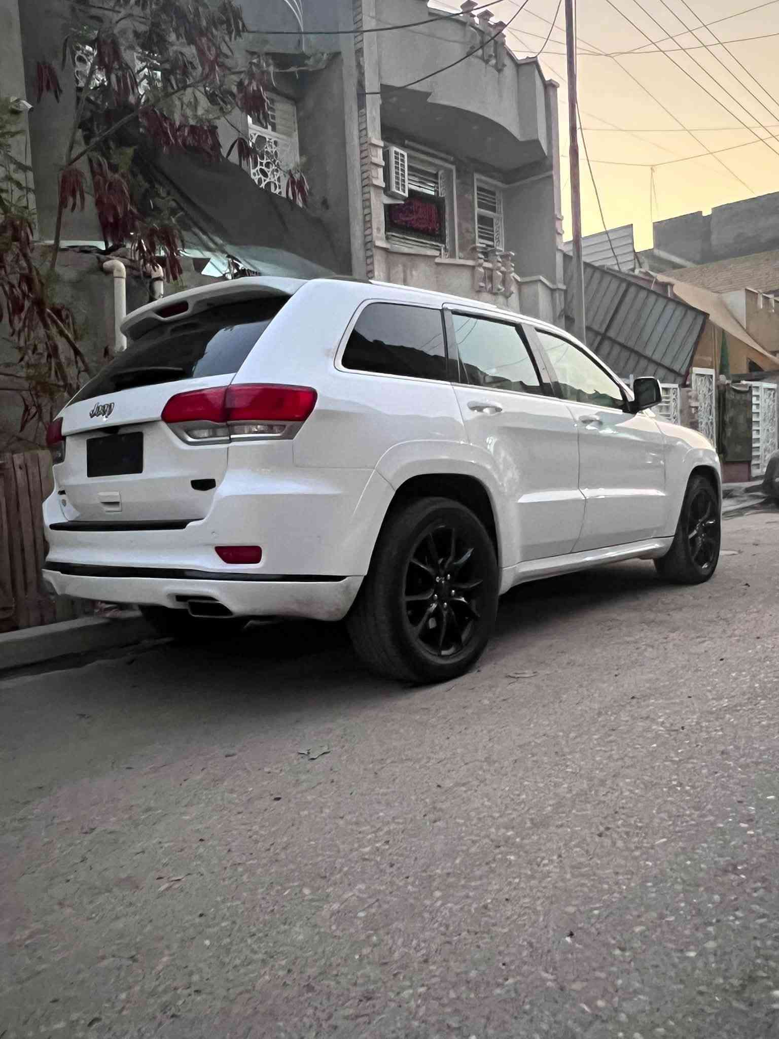 جيب سومات
موديل 20مرمزه 22 
مدفوع كمرك 
شرط 
السياره موصفاتها معروفه 
مكينه 8 سلندر 
بيها صبغ حزام بدون تكم وقناره اثر شخوط 
السعر 155 وبيها مجال ***********
