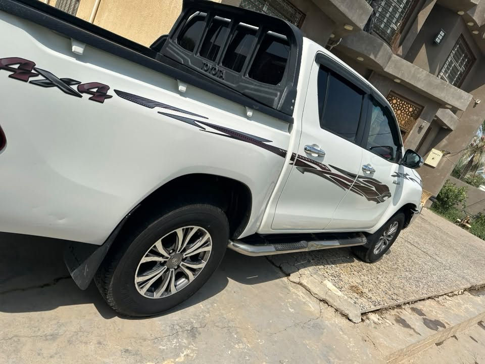 هايلوكس • ٢٠١٧ • رقم كربلاء