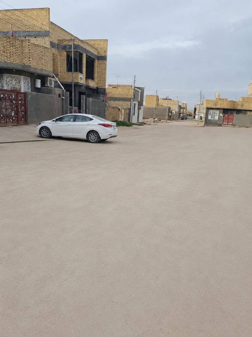دار للبيع طابو صرف مساحه 100 منطقه السكان الصناعي حي المهندسين البيت خلفي عرض الدربونه مترين عرض الشارع 10 على ساحه موقع كلش مرتب البيت حديث غرفه صاله مطبخ استقبال صحيات مناور طابق واحد السعر 63 مليون وبي مجال جاهز البيت حالين البيت مجر 250 الف تريده فارغ اتريد اتعوفه امجر البيت موقعه كلش راقي وبلاش ***********
