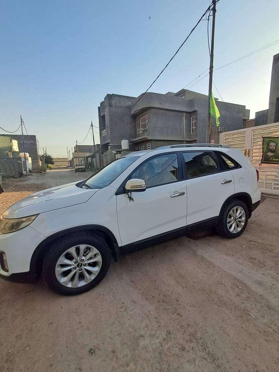 للاستفسار الاتصال ***********
السعر ١٥٥ وبيهه مجال
سياره سورنتو خليجي موديل ١٣ شكل ال١٥ محرك دوش 7راكب   ٢٤٠٠ للبيع مواصفاتهه معروفه العنوان واسط قضاءالعزيزية منطقة الموظفين خلف مطعم كلنا العراق باسمي شرط التحويل

