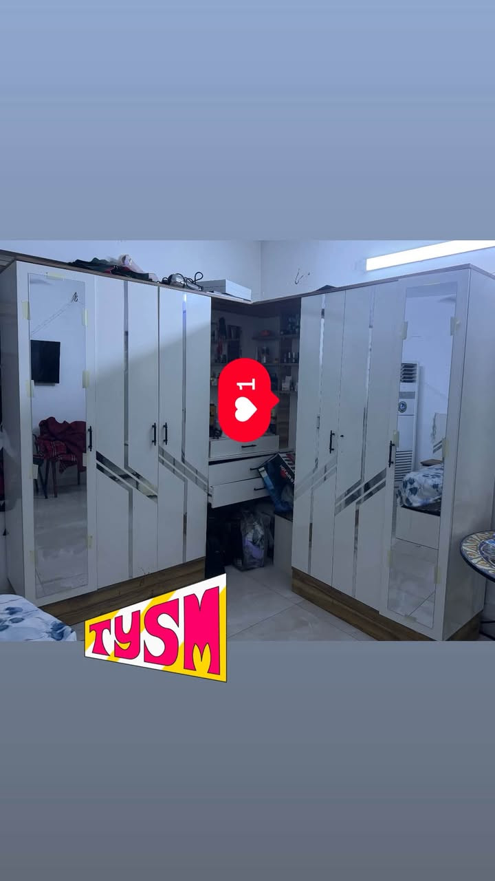 السلام عليكم 
غرفة نوم نفرين للبيع 
غرفة تركي موديل مودرن زاوية ومخزن تحت السرير 
مع دوشك طبي جديد 
جديدة كلش  &سعر مناسب 
المكان بغداد حي الجهاد 
***********

نص مكتوب في الصور:
- 1
- TYSM