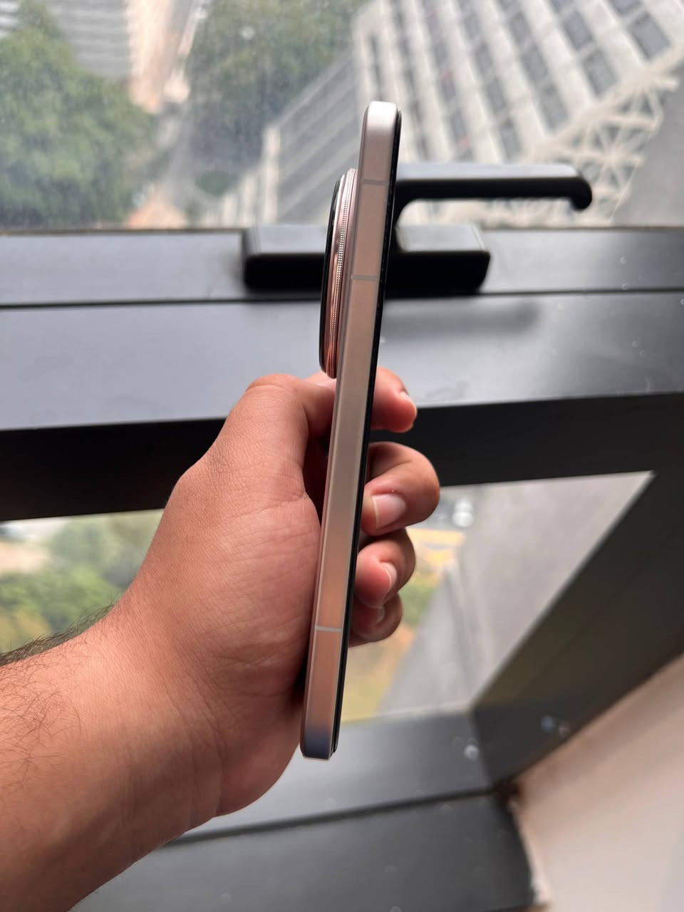 جهاز  honor magic 8pro نظيف100% استخدام قليل مغلف بالحماية للشاشة والكامرة منذ اليوم الاول+ كامل ملحقات الكارتونة+ هدايا كفر ابيض من الشركة+ 3 كفرات هدية مرفقة بالصور+ لاصق حماية شاشة اضافي
الموقع بابل
السعر مليون و200 الف دينار وبي مجال بسيط للراغب بالشراء 
للتواصل واتس اب والاتصال ***********
