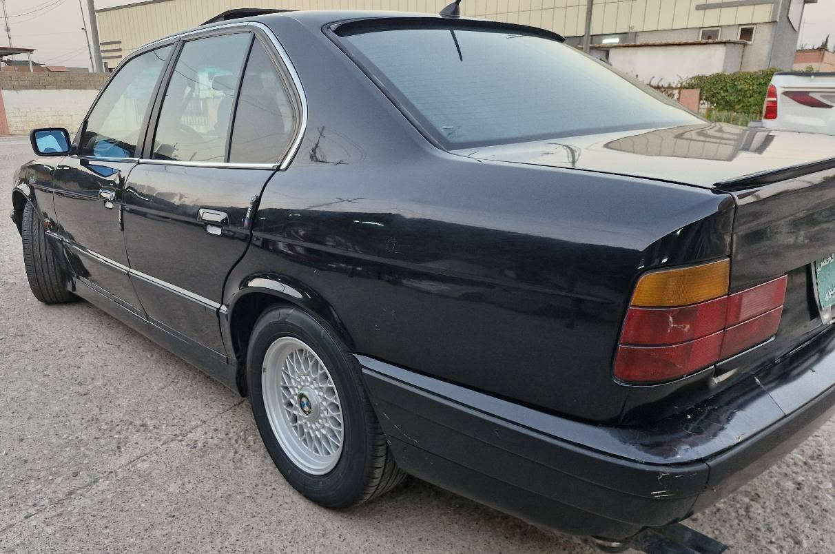 سياره بيم موديل 1992حجم525كيرمحرك تبريد كهربائيات طخم خلفي امامي  تحويل وكاله كول ب شرط سياره بيدون حادث مرشوشة للجمالية حرارية سياره فول سعر 48 ورقة عنوان سياره ناحية قسروك تابع قضاء شيخان رقم تلفون كورك ***********زين*********** شيخان, نينوى
