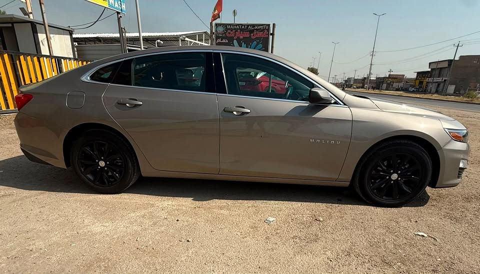 Malibu 2024 Lt
السلام عليكم 
ماليبو 2024 دخول كاتي مواصفات Lt المعروفه السيارة حادثها جاملغ خلفي والدوسة واجة بيها بخ امريكا الجاملغ الاخ الخلفي والصندوك كفاله ايرباك بجم شواصي حدادية جاهزة من كلشي ربع ما ينصرف عليها والسيارة جديدة كلش ماشيه ٣٨ الف mi تترقم فقط اقليم اربيل - سليمانيه - دهوك 
مكان ااسيارة المسيب 
للاستفسار ***********
