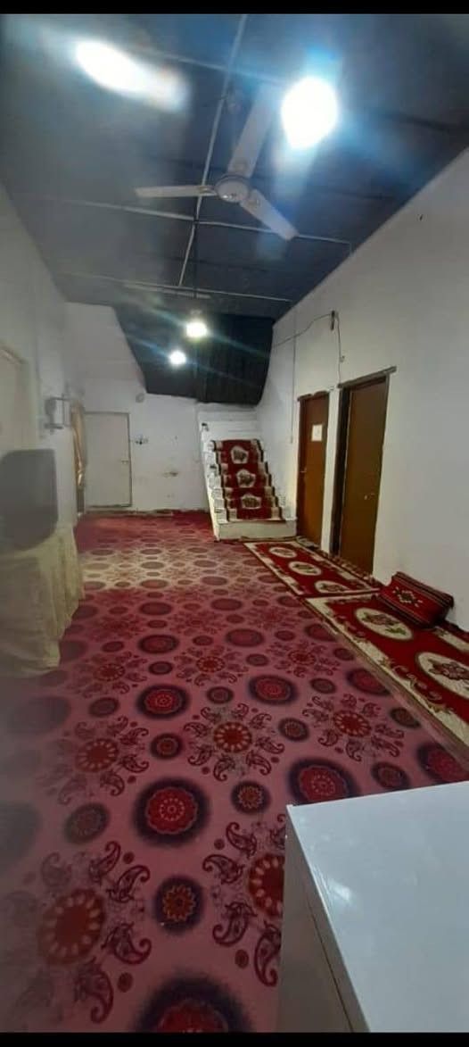 يتوفر بيت الليجار
العنوان البصرة ابي الخصيب  شارع الوصطي قرب علوة الفايز 
المساحة 250متر   
يتكون من غرفتين وصالة  وديوان وكراج  سقف كون كريت  
سعر اليجار 350قفل 
ستفسار ابو عباس 
***********
