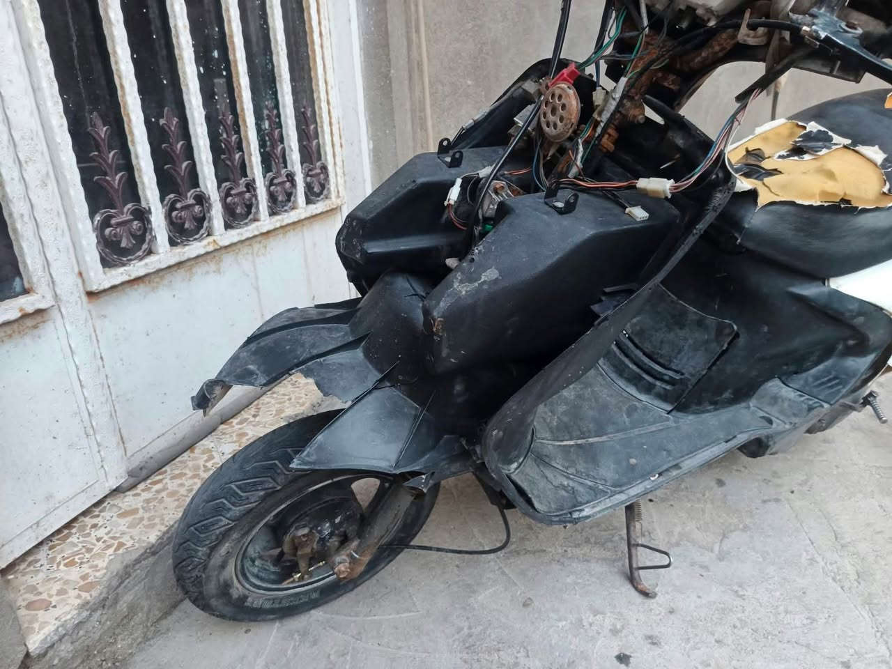 سلام عليكم فراشه للبيع مكينه ناعمه كلش مفتوحه مره وحده عل شرط تفحص شاصي مكفول عوزه كفر الامامي ولايتات فقط 
مكاني حي فرات 
سعر 250 وبيه مجال 
‭***********‬
