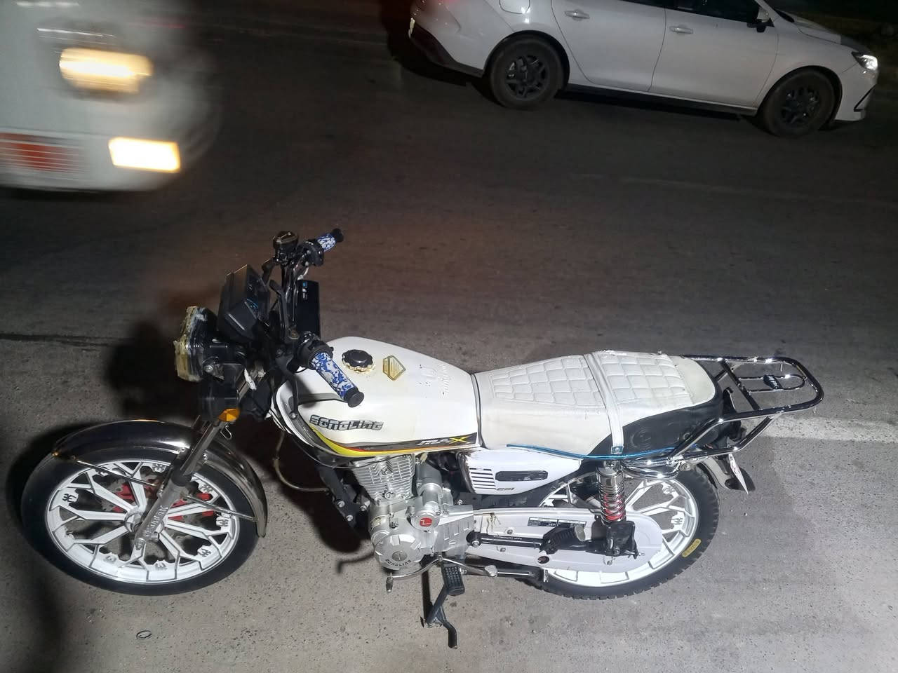 ***********
صور دراجه ايرانيه 5كير دراجه كلش حلوه ضمان المحرك ممفتوح ابد دراجه 25موديل مكاني بغداد المنصور 
سعر الدراجه 600
