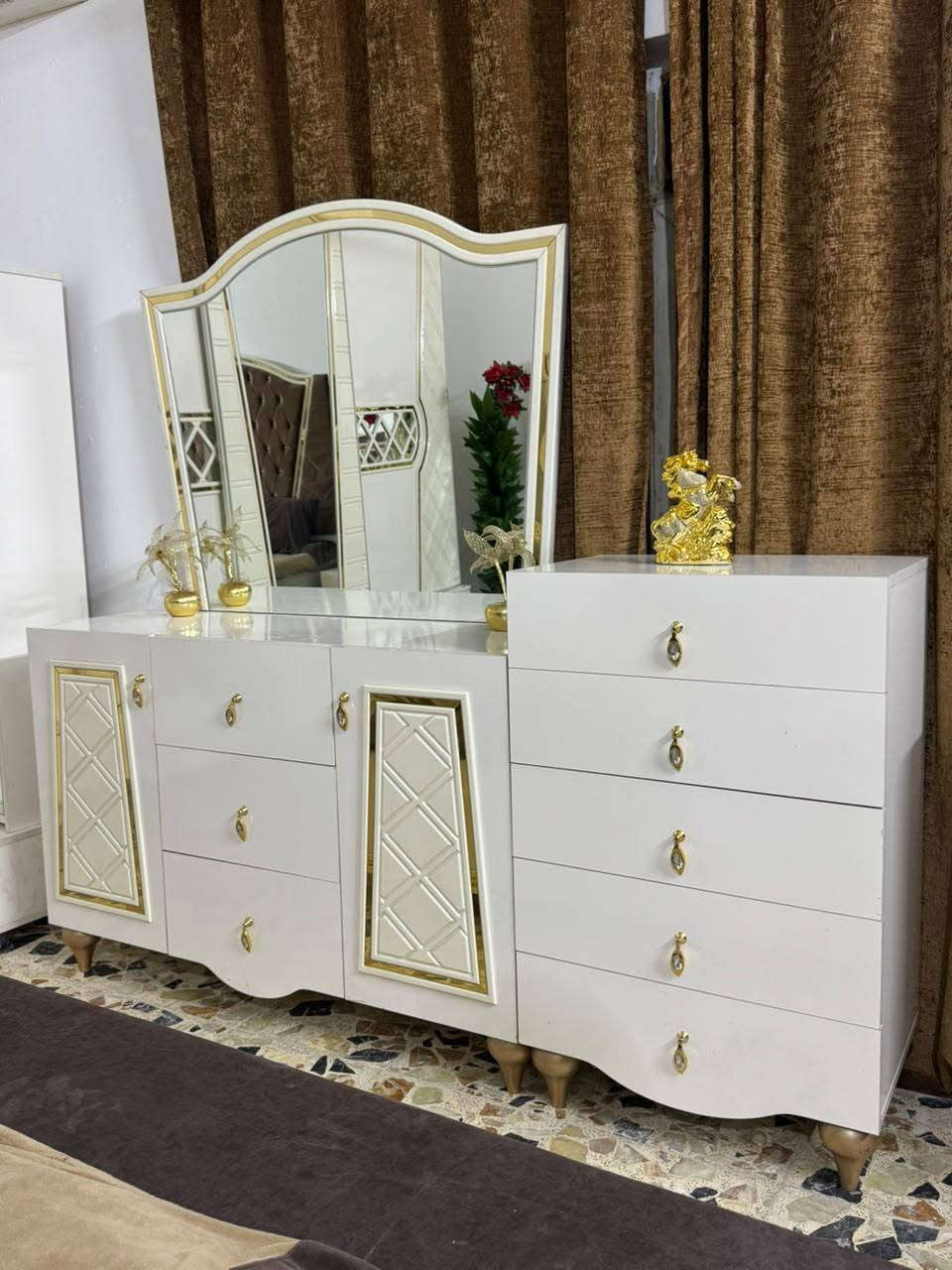 غرفه تركي9 قطع للمقبلين على الزواج اخت الجديده نظافه فول ما بيه اي ضرر وسعر مناسب 650 ومجال قليل بابل قرب المدهش م ***********
