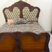 غرفة تفصيل عراقي • ميز تواليت • متضررة