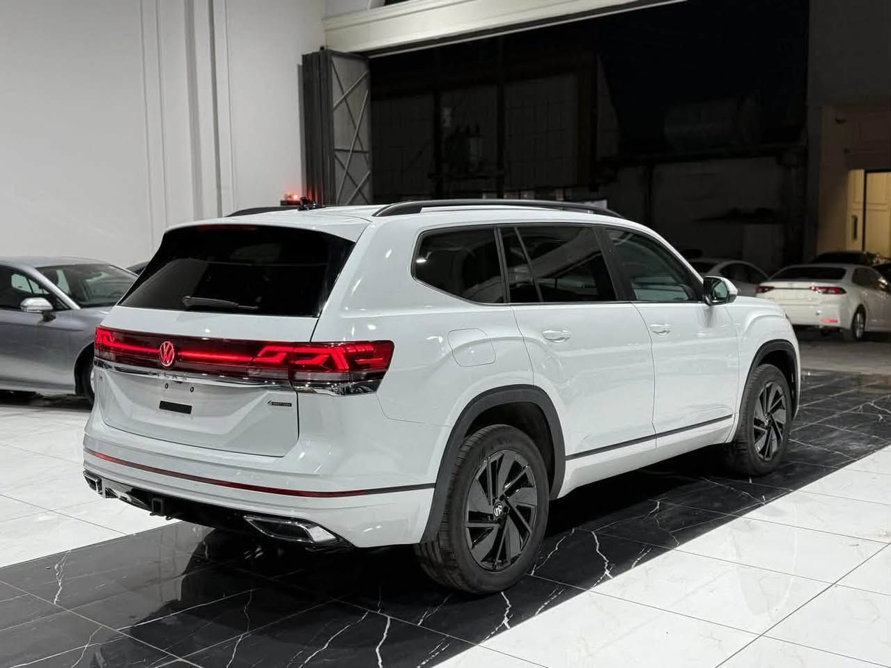 Volkswagen Atlas SE 2025
‎فولكس واكن اطلس 2025 شكل الجديد
‎عداد المسافة : 10 الف مايل
‎ضرر : جملغ و باب صبغ بدون دواخل بجم وخلفي كبس
‎کافة الارباکات سلیم 💯✅
1V2HR2CA6SC513472

‎المواصفات
‎دفع رباعي 4
‎كشنات تبريد و تدفئه
‎بصمة تشغيل
‎بصمة أبواب
‎‏Remote Start»
‎صندوق شفط كهربائي
‎رادار أمامي (تحديد مسار)
‎رادار جانبي (نقاط عمياء)
‎رادار خلفي (تحذير من الاصطدام)
‎تبريد مركزي لمس
‎كشنات جلد
‎هاند بريك بصمة
‎‏Android Auto
‎‏Apple Car Play
‎مانع انزلاق
‎شاشة كبيرة لمس
‎حساسات كدام وخلفية+ كاميرا
‎تحكمات استيرن
‎‏Auto start ا
‎‏Auto Stop
‎وبقية المواصفات المعروفة
‎‏‎ مکان سیارة اربیل 
‎‏‎سیارة بدون رقم تترقم شمالي 
‎‏‎‏‎للاتصال والاستفسار
‎اسیاسیل ***********☎️
‎☎️کورك ***********

