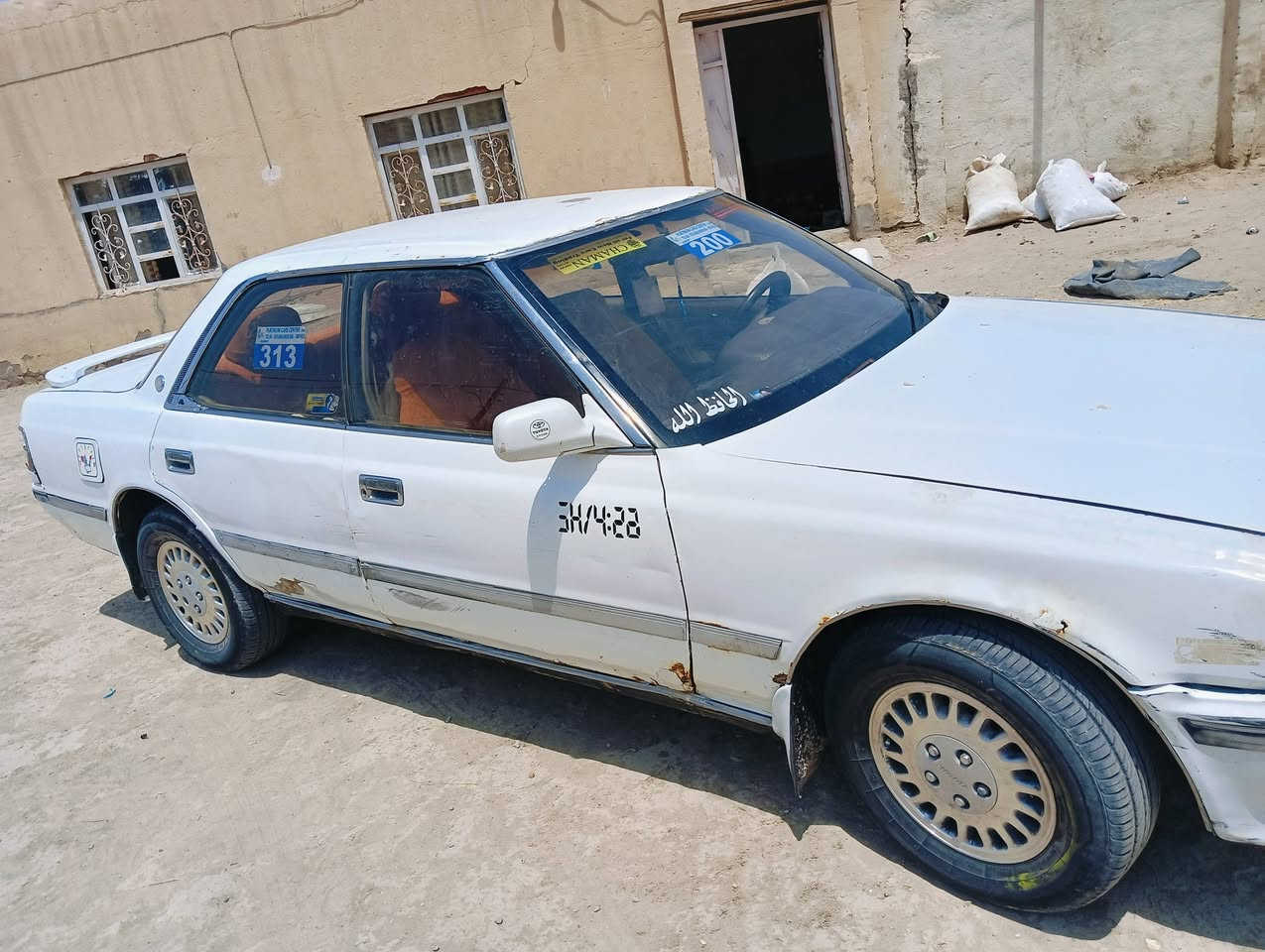 سلام عليكم سياره كرسته عظم البيع موديل 1991 سياره خير من الله رقم بصره سنويتهه بعدهي ماساقطه سياره جديده تخم تاير جديد  السعر 25وبيهه مجال العنوان ناصريه ***********
