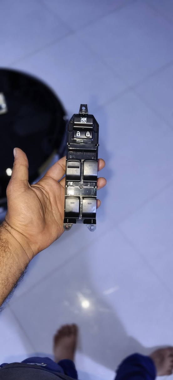 غطاء سبير تيوتا برادو جديد غير مستخدم
سنتر لوك تيوتا برادو جديد

قاعده او غطاء كامرا خلفيه برادو جديد غير مستخدم 

قيم بما يرضي الله واخذ ابيعهن شلعه 

مكاني سماوه ***********
