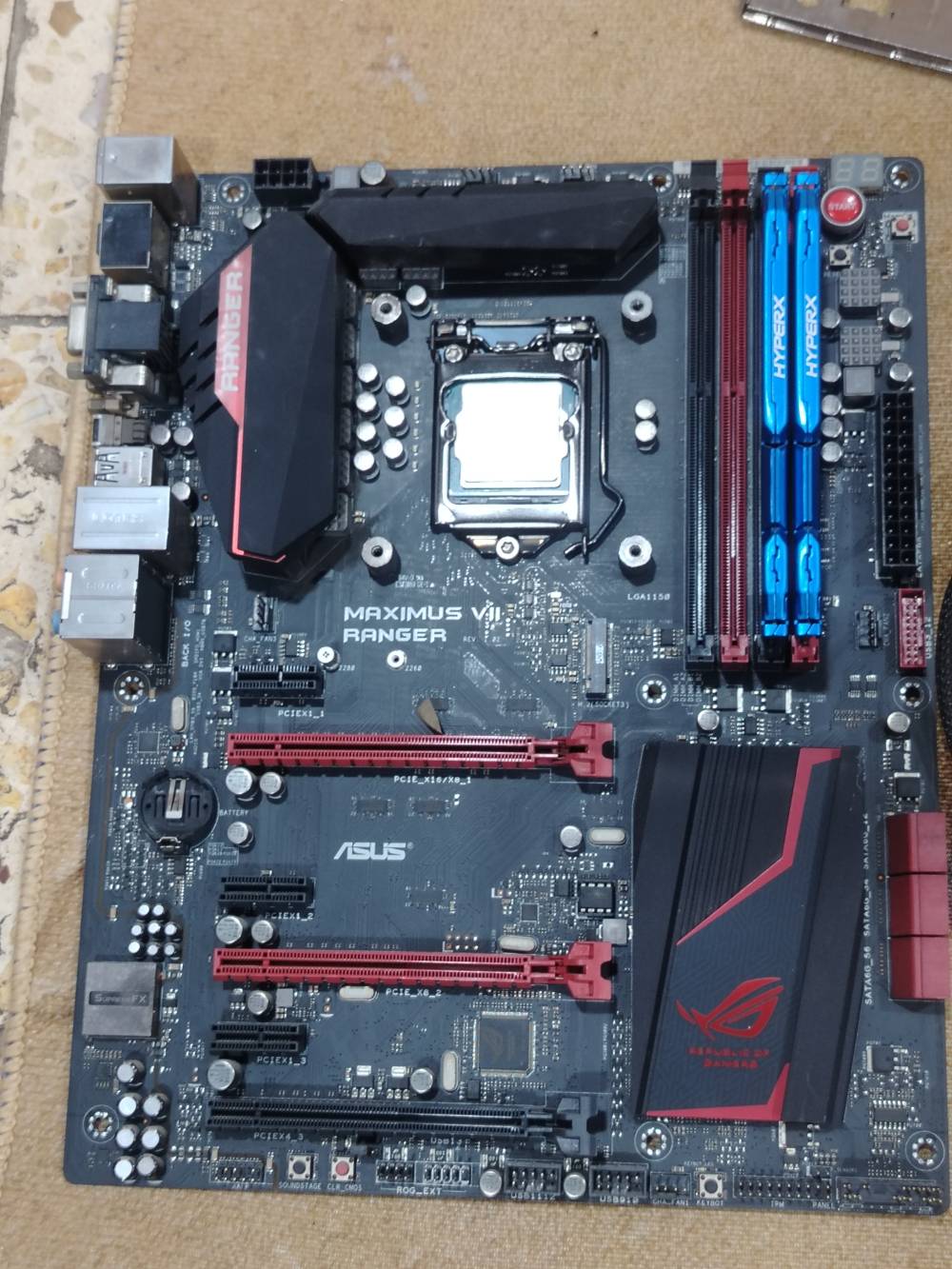 انتل i5 4690k • رام16 • مبرد مائي