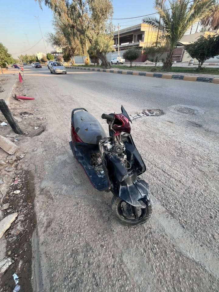 السلام عليكم دراجه فراشه فحل للبيع 
مفتوحه مره وحده نضيفه يرادلها ترتيبات بسيطه نقصها باتري وكفر امامي الدراجه هندر واحد تشتغل سعرها ٢٤٠وبيها مجال بسيط مكاني ديوانية حي رمضان
***********رقمي بي واتساب او علق واراسلك
