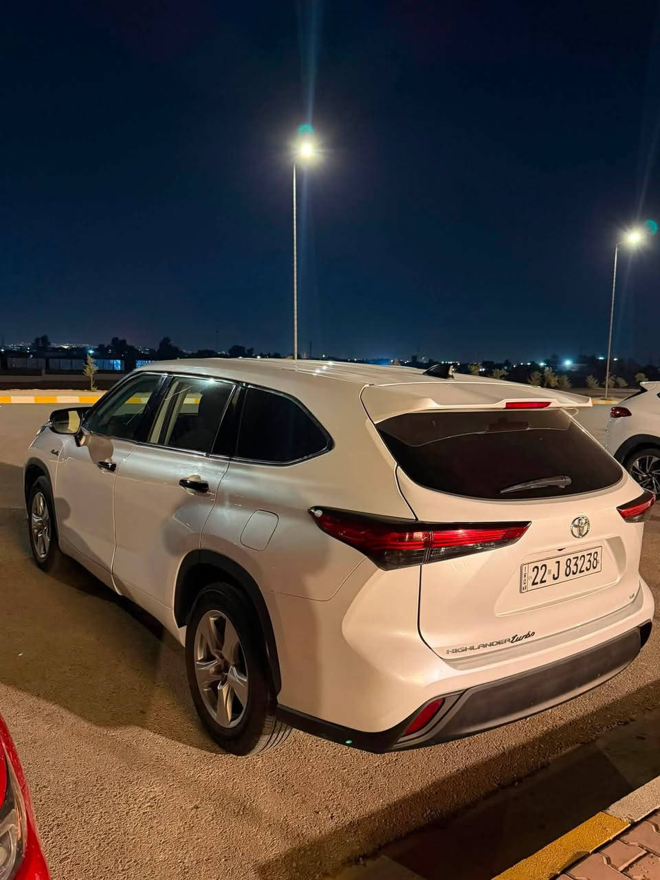 � للبيع تويوتا هايلاندر 2022
🔹 اللون: صدفي

🔹 الفئة: LE

🔹 المحرك: 6 سلندر

🔹 الممشى: 132,000 كم

🔹 السيارة بحالة ممتازة جداً

🔹 الفحص مرفق بالصور 📸

🔹 المكان: كركوك

💰 السعر: 240

📞 للاستفسار والتواصل: *********** 

للجادين فقط، السيارة تستاهل المعاينة
