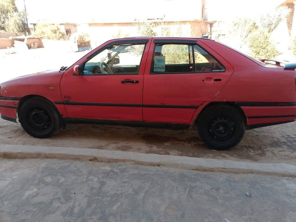 سلام وعليكم سياره البيع سيات موديل 92 كاربون بيه باقي التفاصيل عله رقم ***********
