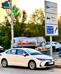 للبيع تيوتا كورلا 2024 فول مواصفات  السيارة شكل الخليجي محرك هايبرد he...