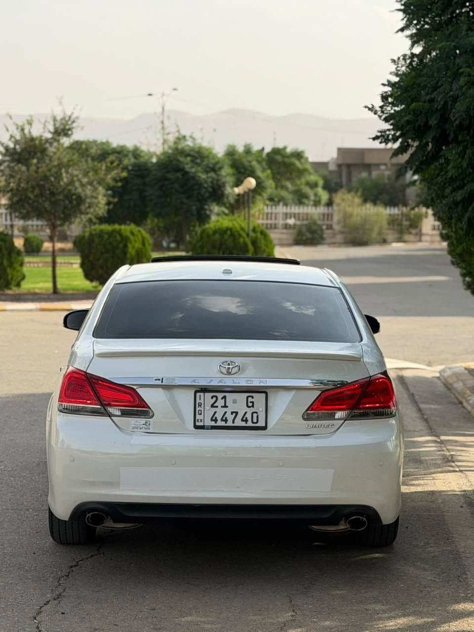 تویوتا ئە ڤەلۆن مۆدیل ٢٠١٢ قەباخ رەش KM 150,000 رۆشتووە و زۆر زۆر بە جوانی ماوەتەوە سەیارەکە ماسەفاتی خلیجیە سەیارەکە و لیمیتدە فوول فوول مواسەفاتە و ٤ تایەی لۆکی لە ژیرە و هە موو شتیکی بەشەرت و سەنەوی و رەقەم تازەیە و تازە کتابی جام رەشی بۆ کراوە  بە شەرتی گیرو مەکینە مەزبووتە و تەنها ٢ پەلە ساردی هە یە و ١ پەلە کارت هە یە و هیچی تری نییە سعری سەیارەکە ١٨٨$ گەلا و مەعامەلەیە و بۆ زانیاری زیاتر *********** السليمانية, العراق
