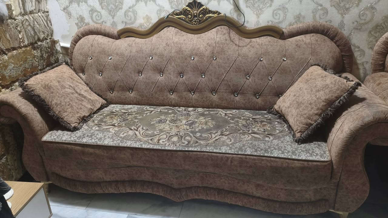 كراسي • ديكور • بدون تفاصيل