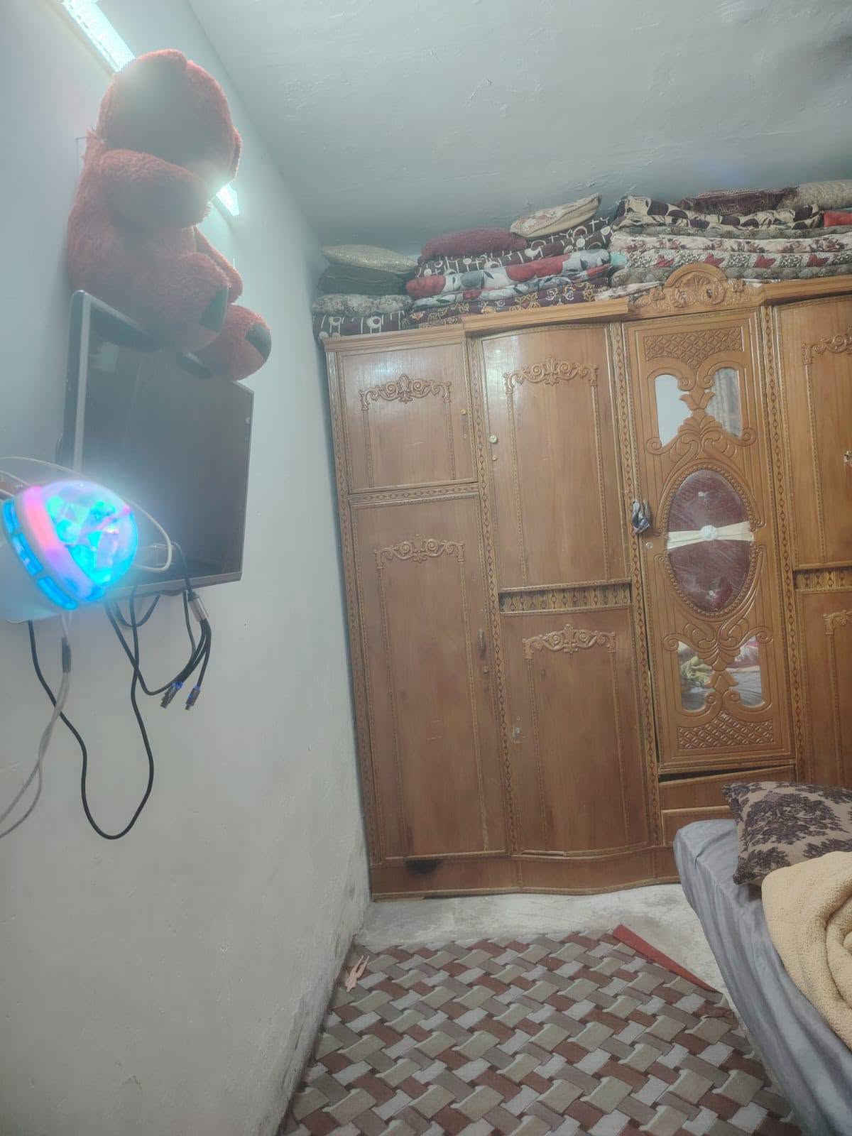 سلام عليكم بيت للبيع ١٥٠ متر  لبيت جاهز مال عويل بيت عل شارع كبال للمديرية مال لمرور بصف البنى تحتية بل كادمية سعر 15بي مجال لشراي وي ستفسار عل رقم ***********
