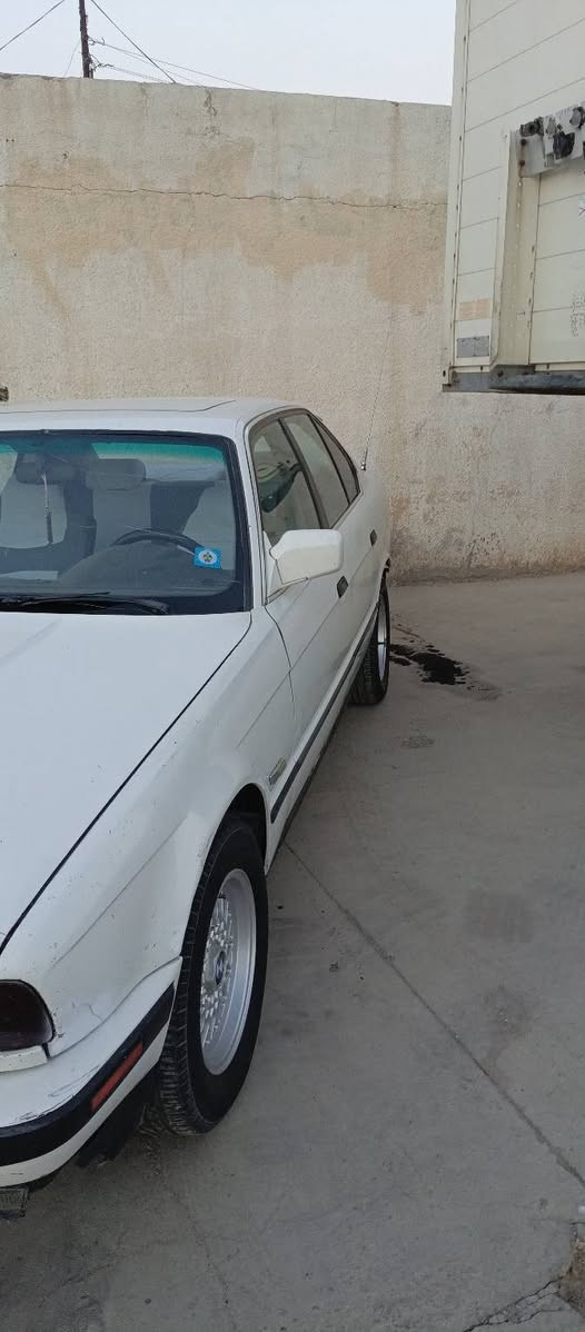 للبيع بي ام موديل 1991 سنويه منتهي من 2025 تايرات جديد تبريد شغال محرك بشرط 525 فل گير اوتوماتيك صبغ بلادي سعر 45 بيه مجال عنوان طوز خورماتو رقم *********** طوز, صلاح الدين
