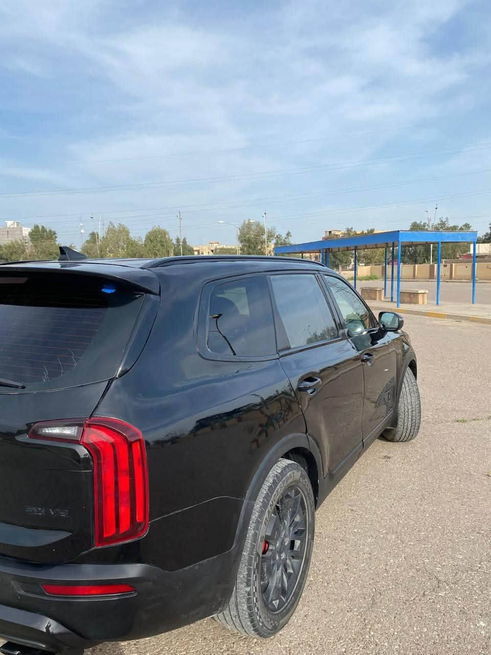 للبيع او المراوس 
كيا تيلورايد SX Prestige 2021 
لون اسود موديل 2021 فول مواصفات 
سلايت + بانوراما سقف كامل شاموا

5 كاميرات 360 درجة كامرات عند فتح الاشارة الجانبية يمين + يسار

ليد دشبول + ابواب (الوان متعددة )

كشن خزن و تبريد وتسخين مقاعد الامامية و خلفية
بصمه 
تشغيل عن البعد 
دبل اكسل فور ويلAWD 
صندوق شفت كهربائي 
تبريد مركزي ثلاث قطع 

وايرلس مال شحن 
رادار امامي + رادار جانبي + رادار خلفي 

حساسات خلفيه 

لايت زينون بلادي شريكه 

شاشه كبيره كاميرات 360درجه 
انضمة للقياده
(Smart,Comfort,Snow ،Normal،Sport)

ماشيه 79 الف مايل و يعني 131 الف كيلو متر حقيقي قابل ل زايدة  

سيارة السيرفس كل شهر بشركة MOTUL اربيل و سياره مصلحه تصليح درجه اولى بدون نواقص 

السيارة مو حزام ابيعلك حزام لان مو كل القطع مصبوغة وعلى الفحص

رقم الشاصي :
5XYP5DHC1MG114742 
بجم كبس 
ايرباك استيرن + دشبول بلادي شريكه 

بس ايرباك البردة طاك 
السعر  179 وبيها مجال للطيبين

وعليها غرامة 200$ تنزل من السعر ( السيارة مرقم اربيل)
كلشي ذاكر بالمنشور واي استفسار راسليني وتدلل

***********
***********

