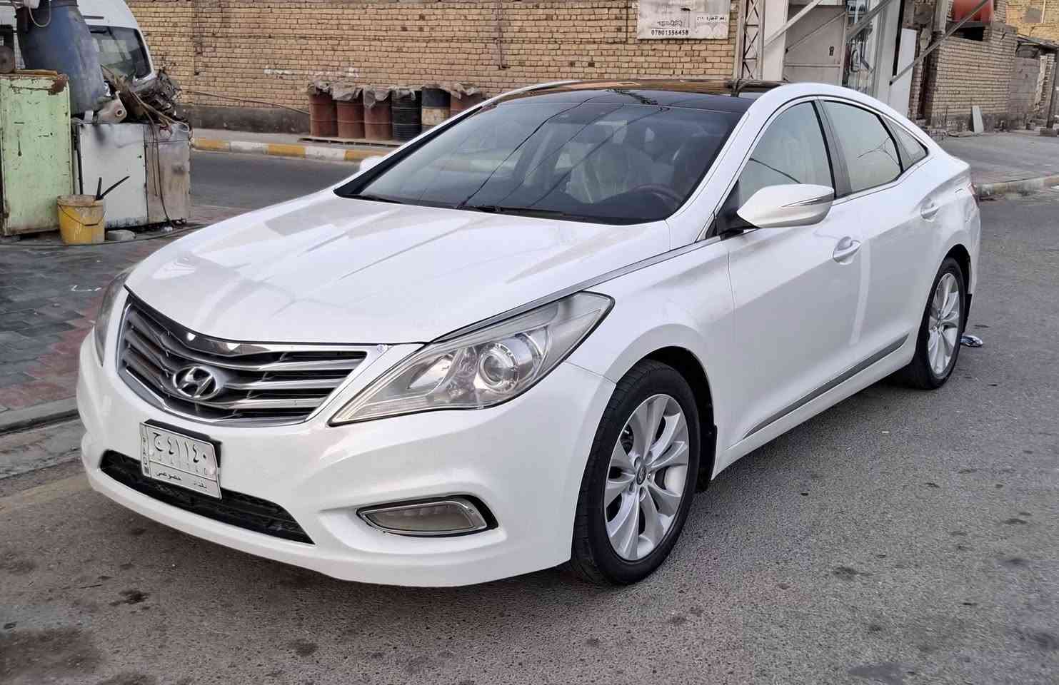 ازيرا 2013 بغداد خليجي 
   سعر  ١٠٤     *********** 
محرك 2400 دوش 
سياره جديده فول مواصفات 
جاهزه محرك كير حداده تبريد مكفول 
تخم تاير ادامه كامله محرك مانقصه اي شي
بنرامه قطعتين سلايد روف 
داخل بيجي عسلي كشن جلد 
تحكمات جهتين normal 
تبريد امامي خلفي برده خلفيه 
مري شفط اشاير مري حساس امامي 
حساس خلفي رادار امامي تحكمات كشنات منفصل
سياره كفاله عدة قطعه ونص رش فقط سونار ب منشور 
مكان سياره واسط ***********
