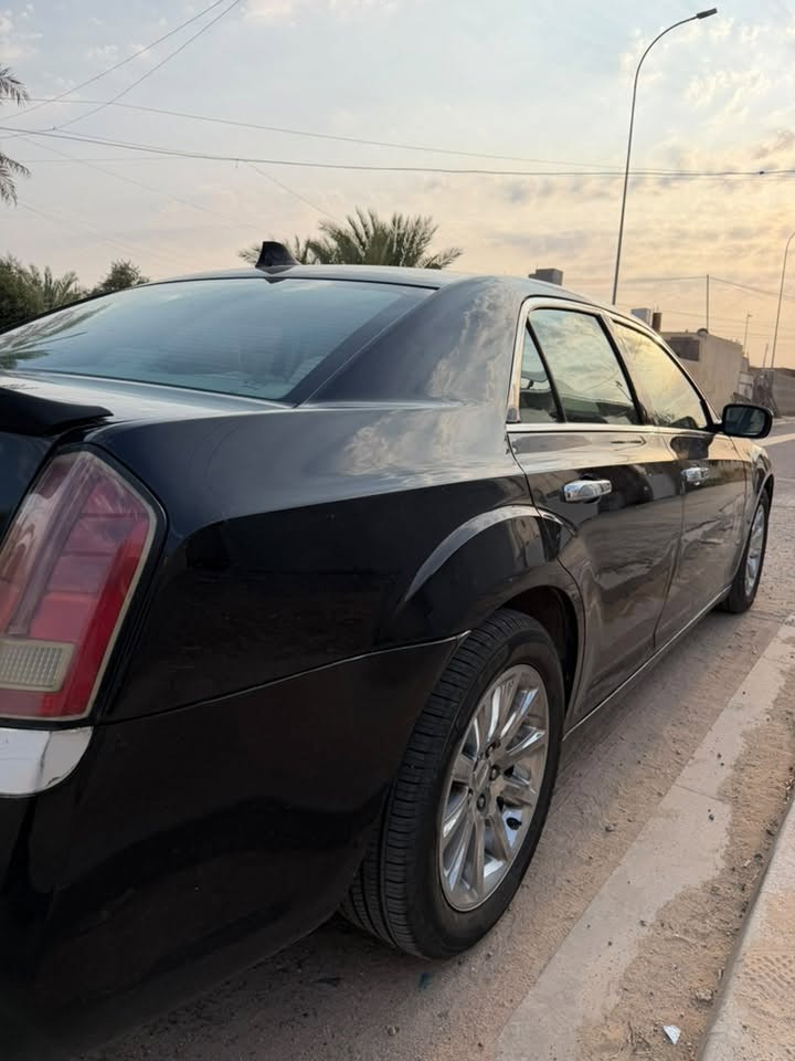شباب السياره بيه خدوش ورصعات وملاحضات مو واضحه بتصوير حته يكون عند الشراي فكره قبل لا يتعنه عليه 

اوباما 2011 امريكي رقم اربيل 
ماشيه 180 الف 
مواصفاته عاديه 
مبدل بيه جاملغ امامي وصبغ شوي من بنيد 
لا شاصي لا لغد وكير ومحرك سليمه 

مكان السياره بغداد حي الجامعه 

*********** فقط واتساب✅ اتصال متوقف

