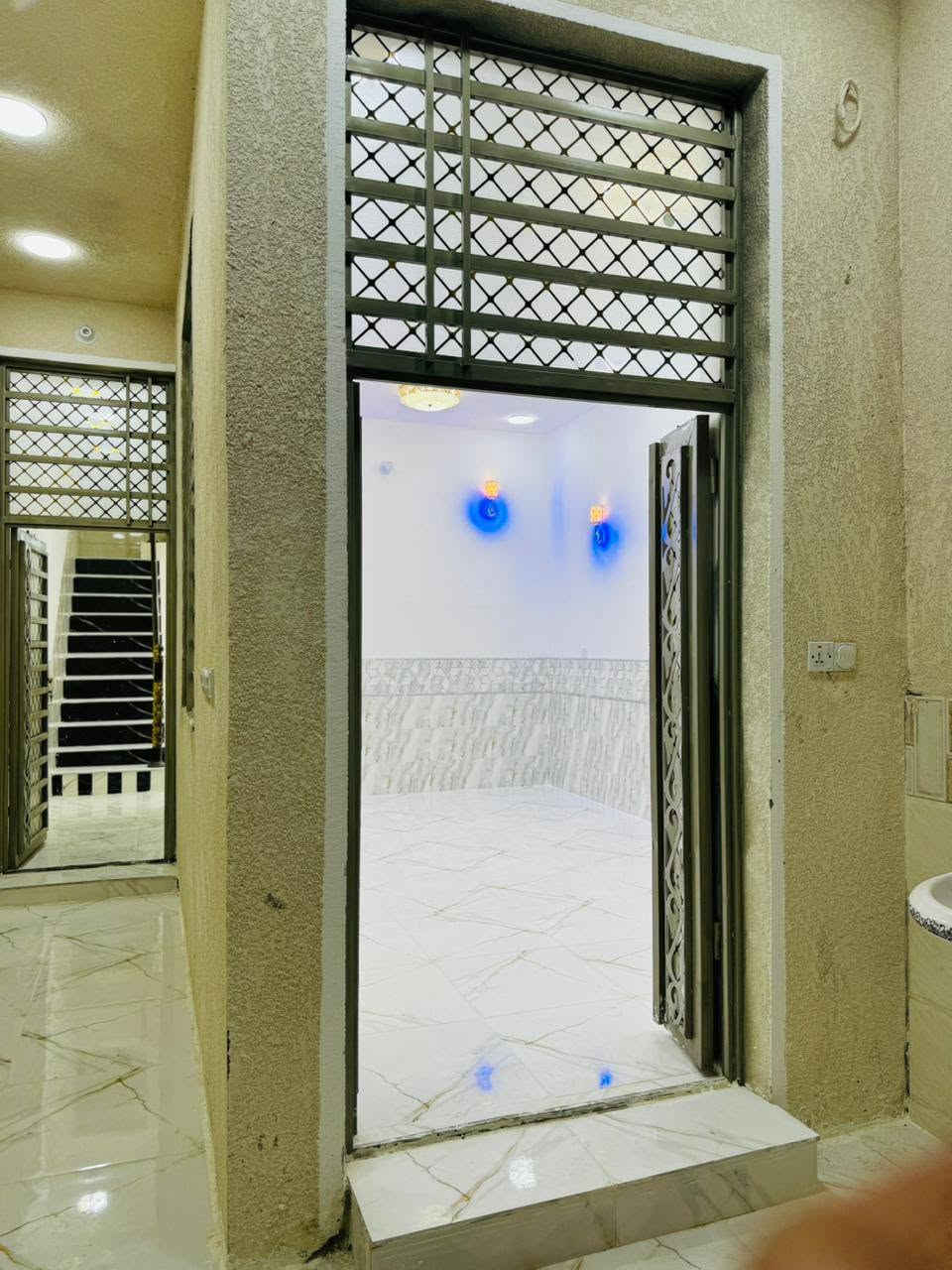 لبيع 100م طابقين بناء  طابوك  مسلح مبادره أو نقد تفاصيل كثر تصل *********** 
وتساب ***********
