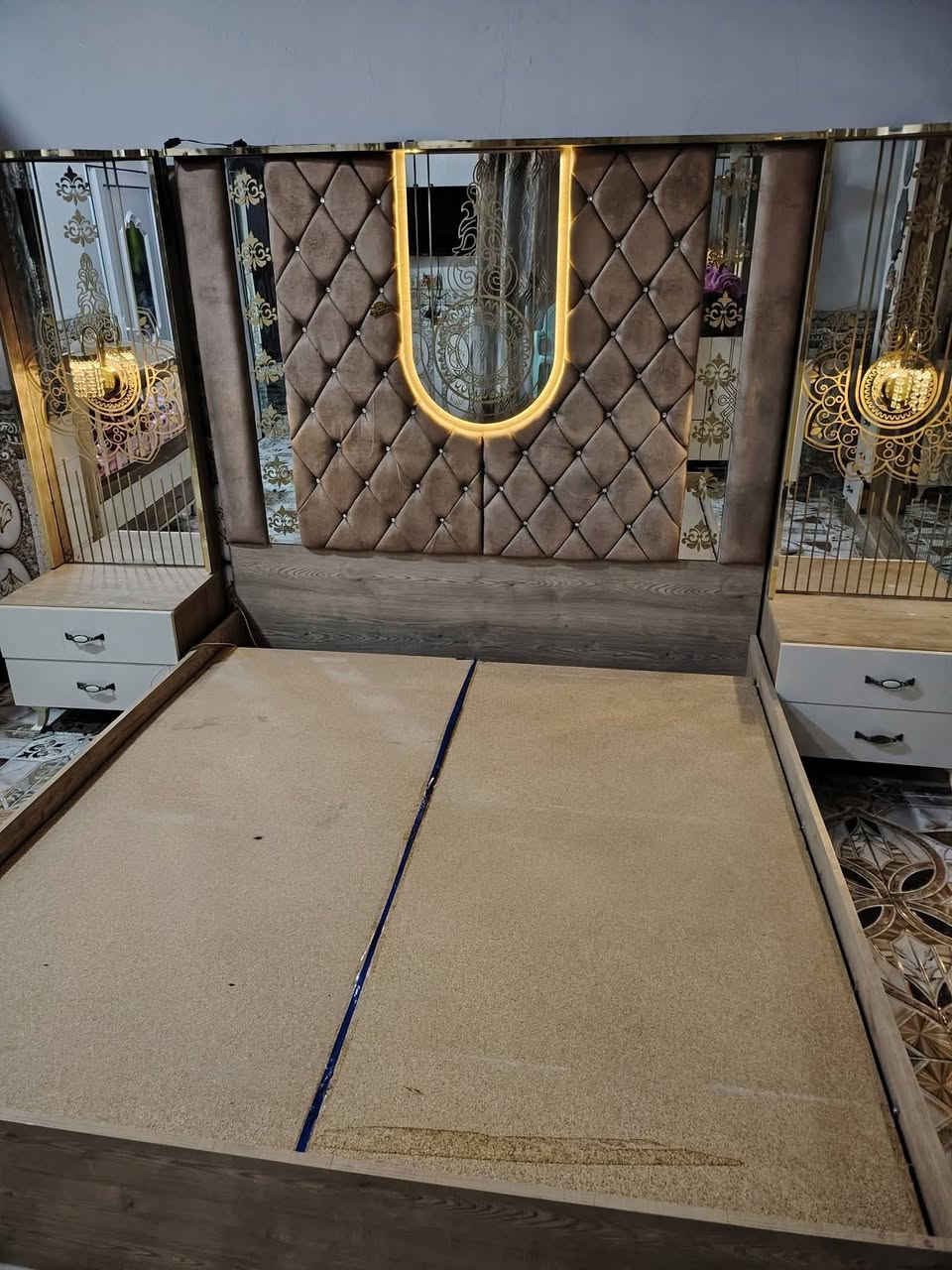 غرفه نوم تركي 10 قطع عاليه..
خشب درجه اولئ 
حيل نضيف بعدها جديده
سعرها مليون وربع
مكانها موصل ايسر تفاصيل اتصال

***********
