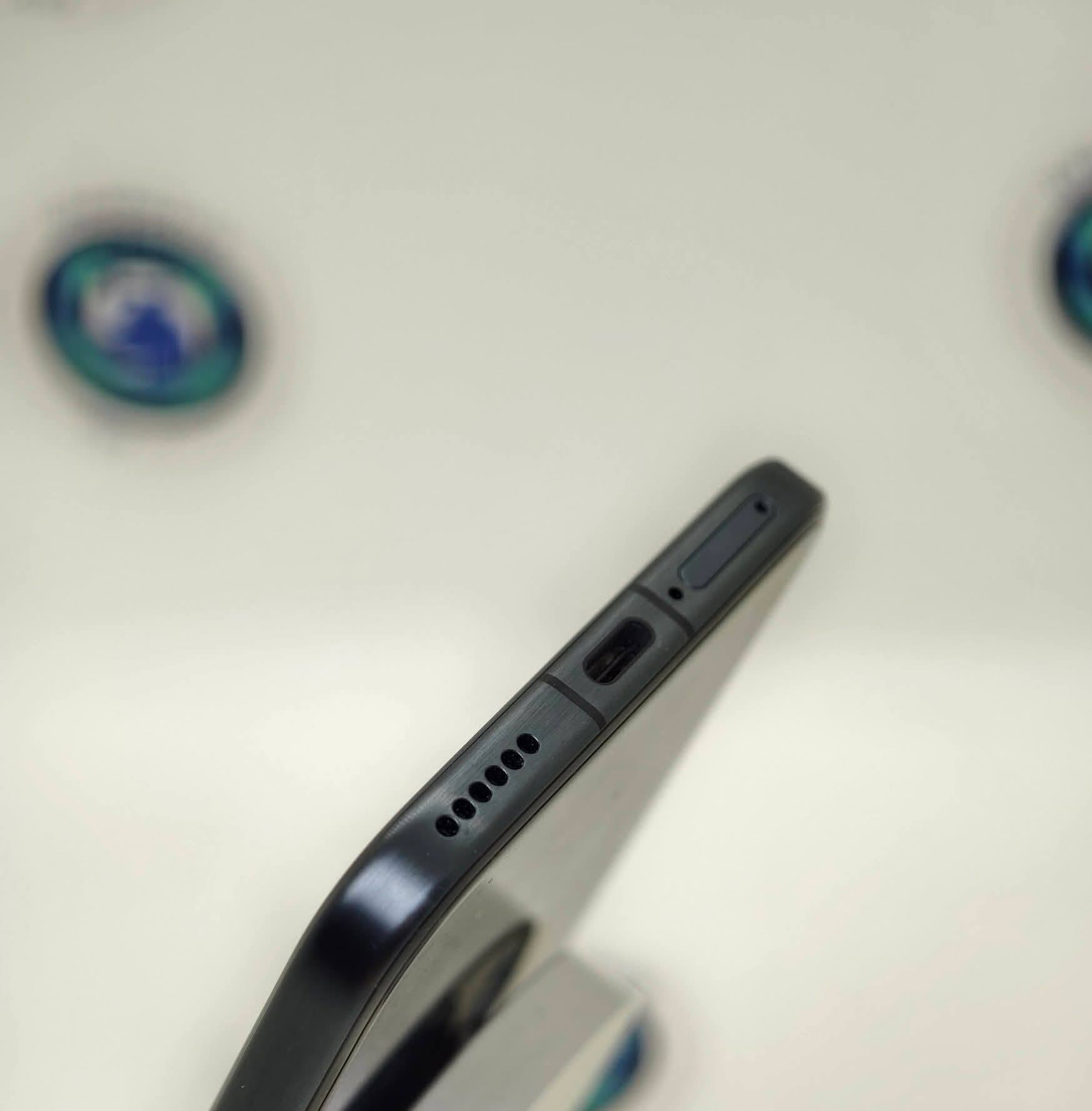 مساء الخير أخوان
Honor Magic 8 Pro 512 Blue
الجهاز تحفة كامل الملحقات شرق أوسط
أستعمال قليل ونظافة  100%
مثل مموضح بالصور
للبيع السعر 1100 قفل بدون أحراج
ميعجبك ألسعر تنورني وأخليك بعيوني
متواجد خاص

نص مكتوب في الصور:
- Ai IMAGE