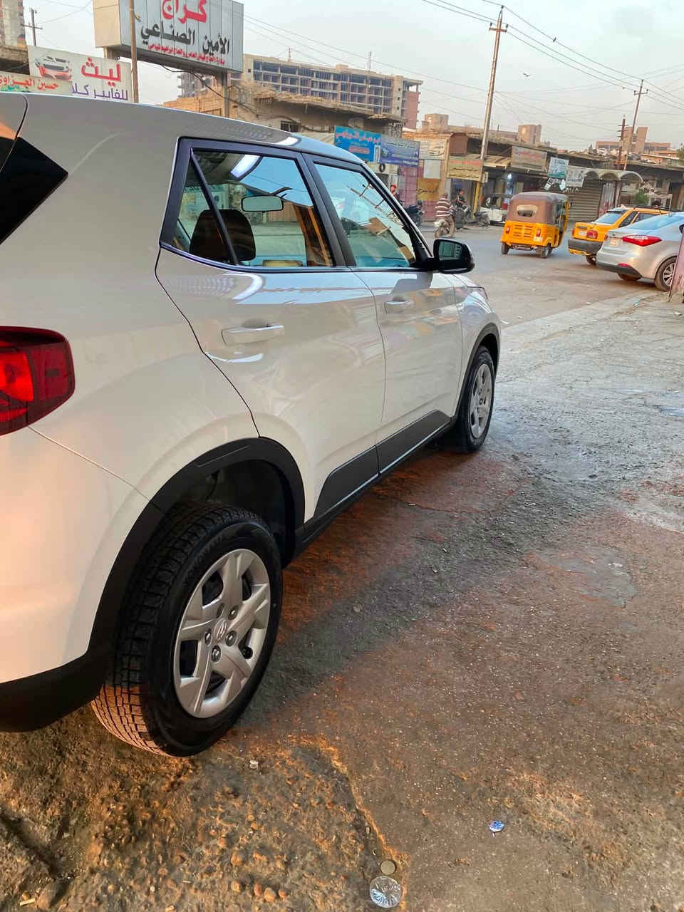 السلام عليكم 
مكلف ب النشر 
هونداي فينو 
2024 
وارد امريكي 
حادثها. حافه البنيد 
شرط بدون دواخل 
شاشه 
كامره 
تحكم استيرن 
ويل كروم 
اشاير ب المري
السياره جاهزه بدون نواقص 
مرقمه اربيل كامله ب 140 ورقه 
للاستفسار ‭***********‬
بغداد الكرخ شارع حيفا بغداد, العراق
