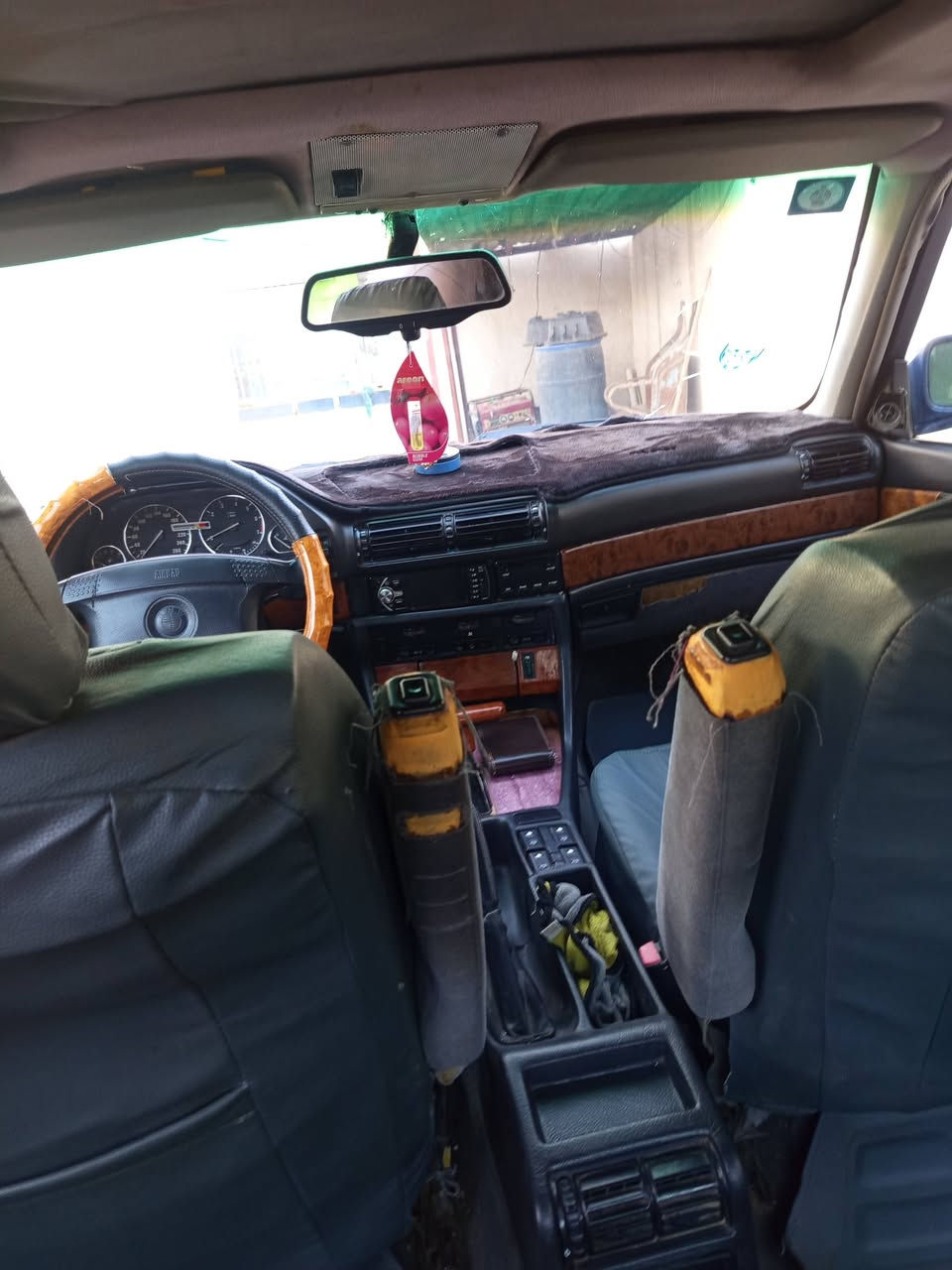 بيئم 730 مسكر 8 سلندر موديل 93 رقم بغداد بسمي ل27 مكينه وكير وحداديه وتبريد وتخم تايرات جديد السعر 53 مكان السياره بابل رقم الهاتف ***********
