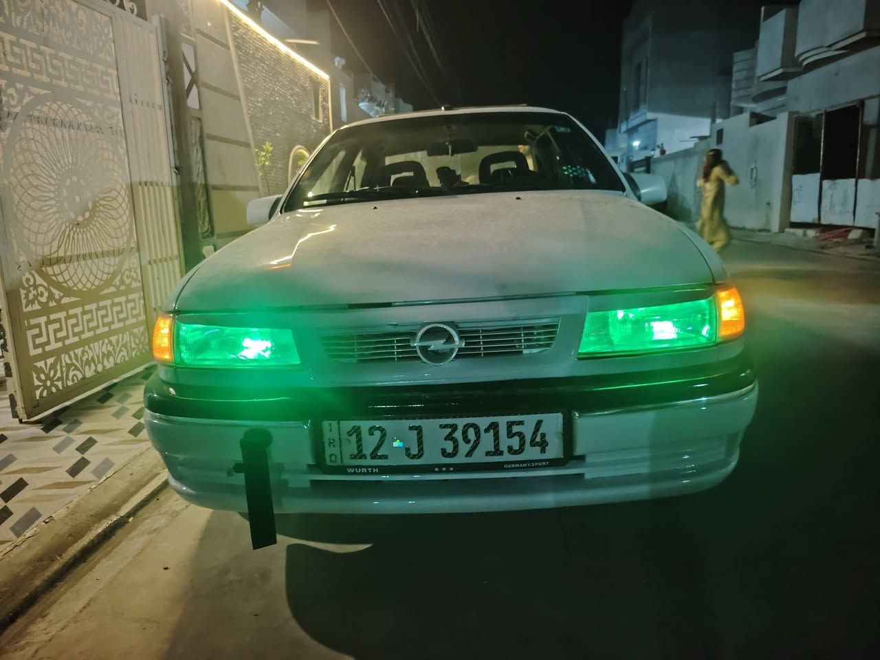 فكترا موديل 95حجم20 وبي كربون  طخم يايه وطخم صدر قبل اسبوع امبدلهم جديد اي بي اس بس بي ضرر بتكمه يسار سيارة متصرف عليها ربع بطاريه امرون هندي ابشرط الكير ومحرك مال كصا سعر 42 وقابل لتفوض ***********/***********
