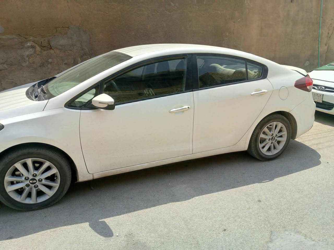 سيراتو ١٨بسمي بيه صبغ ٣قطع مكينه تبريد جاهزة السياره السعر ١١٠شطره ***********
