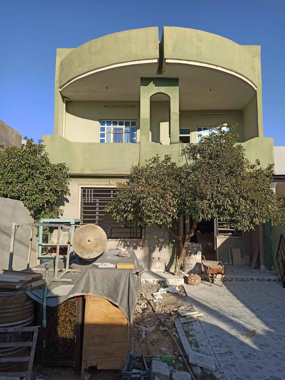 جزء من عملنا صباغ متفرغ مع كادر كامل
 شغل تسليم مهندس 
***********

***********
