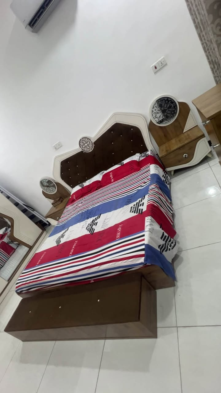 غرفة نوم تركيه / 8 قطع 
فقط فطر بالجامه بسيط ، غرفه قويه ومابيها اي كسر 
السعر / 400 الف وبيها مجال بسيط 
العنوان / بغداد - حي الجهاد 
للاستفسار مراسلة الرقم واتساب ***********
