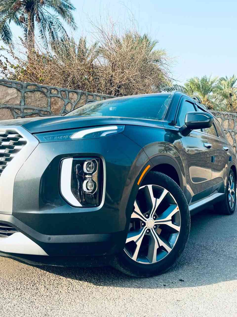 السلام عليكم 
(للبيع)
Hyundai palisade sel 2021 
حادث مرفق بالمنشور
فئة sel
مواصفات السيارة 
v6 3.8 gdi 
گير 8 سرعة 
ويل حجم 20 

فتحة سلايد روف 
رادار محيطي حول السيارة 
تحديد مسار +قيادة ذاتية 

توقف ذاتي
بصمة تشغيل عن بعد 

إشارة ترحيب عند بعد
مقاعد vip جنطة كهربائي 

زر تحكم خفض ورفع مستوى الإضاءة داخل السيارة 
ماشية 61 الف كيلو حقيقي (قابل للزيادة )

باقي المواصفات معروفة.
للاستفسار ***********
