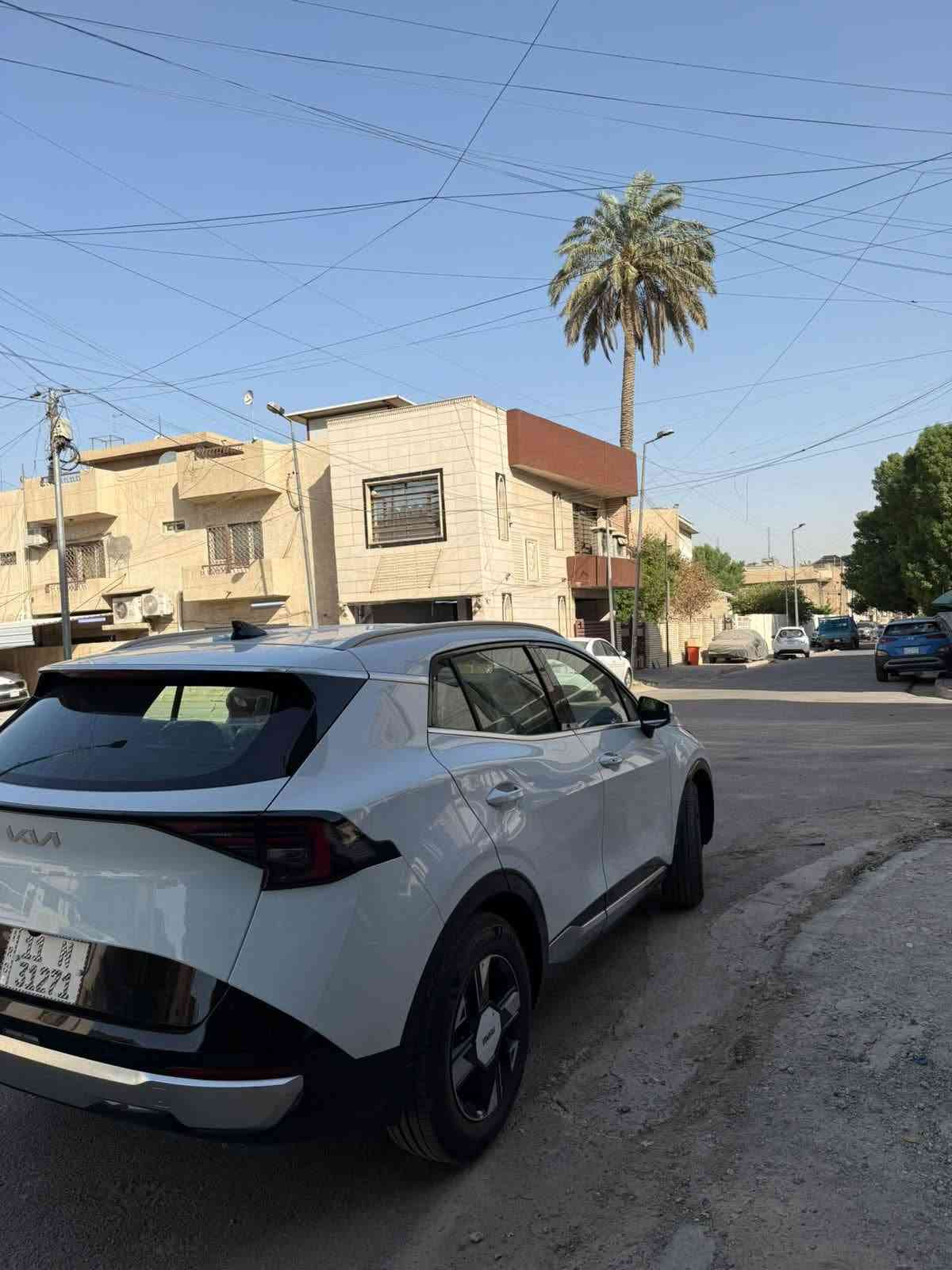 السلام عليكم
كيا سبورتج 2027 خليجي ضمان شركه (NiM) 5 سنوات او 60 الف كيلو  تبديلات دهن عدد2 / ارضيات اصليه
مرقم بغداد كامل تحويل مباشر وماشيه 600 كيلو فقط
🚗🚗صار بيها شخط بسيط بالجاملغ الخلفي يم قبغ البانزين ومكحل فقط 🚗🚗
بصمه
محرك 2000 دوش
تشغيل عن بعد
شاشه متصله
رادارت جانبيه
حساس امامي وخلفي
لد نهاري
تبريد مناخي
تحكم استيرن كامل
مراه اوتو دم
تبريد خلفي
هندر دكمه
السياره جديده
ورايدها 224$
الاتصال ***********
بغداد / الوزيريه
