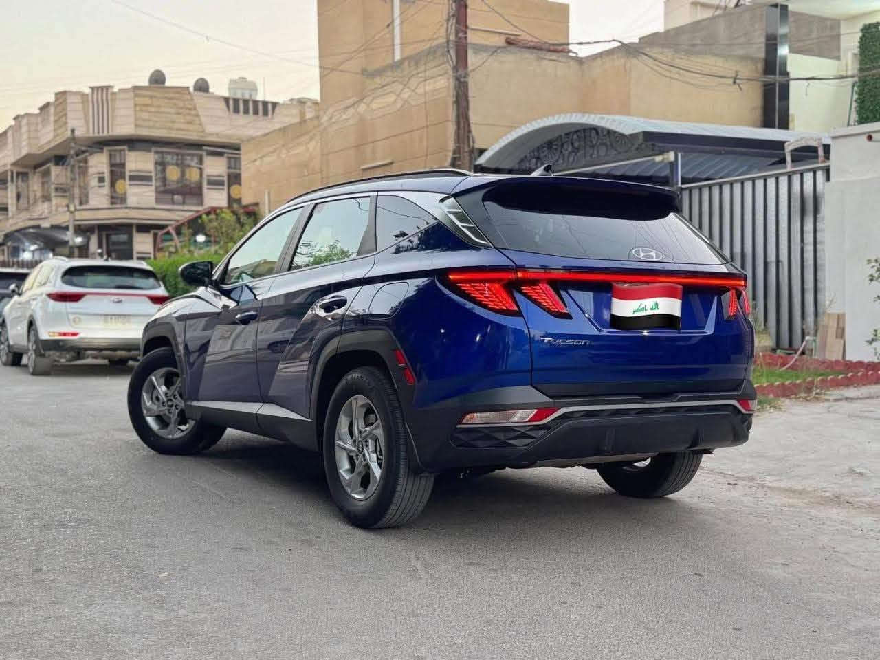 السلام عليكم
توسان 2023  امريكي اخت الكلين  
رقم اربيل 
هزة جديدة  تحويل ثاني يوم
محرك 2500 
بصمات عدد ٢

محرك كير كهربائيات صدر كلها بلاد و100% 

حادثها جداً بسيط وموضح بالصور  ( دواخل شواصي لغود كله مكفول )  
باب السائق بيها طخة بسيطة هنا بغداد موضحة بالصور
والسونار كذلك موجود

رادارت 360 (امامي خلفي جانبي) - تشغيل عن بعد  - نقاط عمياء - قطعتين تبريد - شاحن وايرلس لاسلكي  - صندوق كهرباء - تحديد مسار - تدفئة كشنات - كشن كهرباء - اوتو بريك توقف ذاتي امامي خلفي عند الاقتراب من اي جسم ( مانع تصادم ) - بصمة تشغيل وابواب - دخول ذكي -  اوتو هولد - اوتو ستوب - ثلاث انظمة قيادة - قيادة ذاتيه  - مثبت سرعة - اشاير بالمري -  شاشة كبيرة تدعم كار بلي + اندرويد اوتو - وبعد بيها هووواي مواصفات 

‌‎السيارة جديدة بمعنى الكلمة وبالواقع بعد احلى وكلشي بيها ع وضع الشركة وجاهزة بدون اي نقص حتى الدهن والفلاتر مبدل جديد  

ماشية97 k قابل للزياده
السعر188 وبيه مجال  
مكانها الشعب 
***********
وكل التفاصيل مذكورة بالكامل

