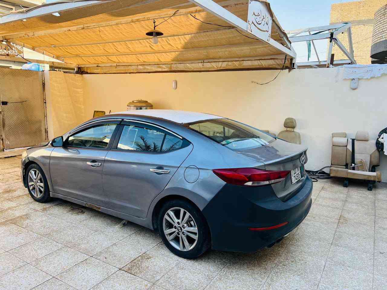 سلام عليكم للبيع هونداي النترا موديل 2018 رقم بغداد انكليزي تحويل مباشر اخوان سياره تعرضت لحادث طخه بجم كما موضحه بلصور ابيع عله وضعهه لغود شواصي ايرباكات كير مكينه مكفولات مكان السياره بغداد السعر 78$الاستفسار ***********
