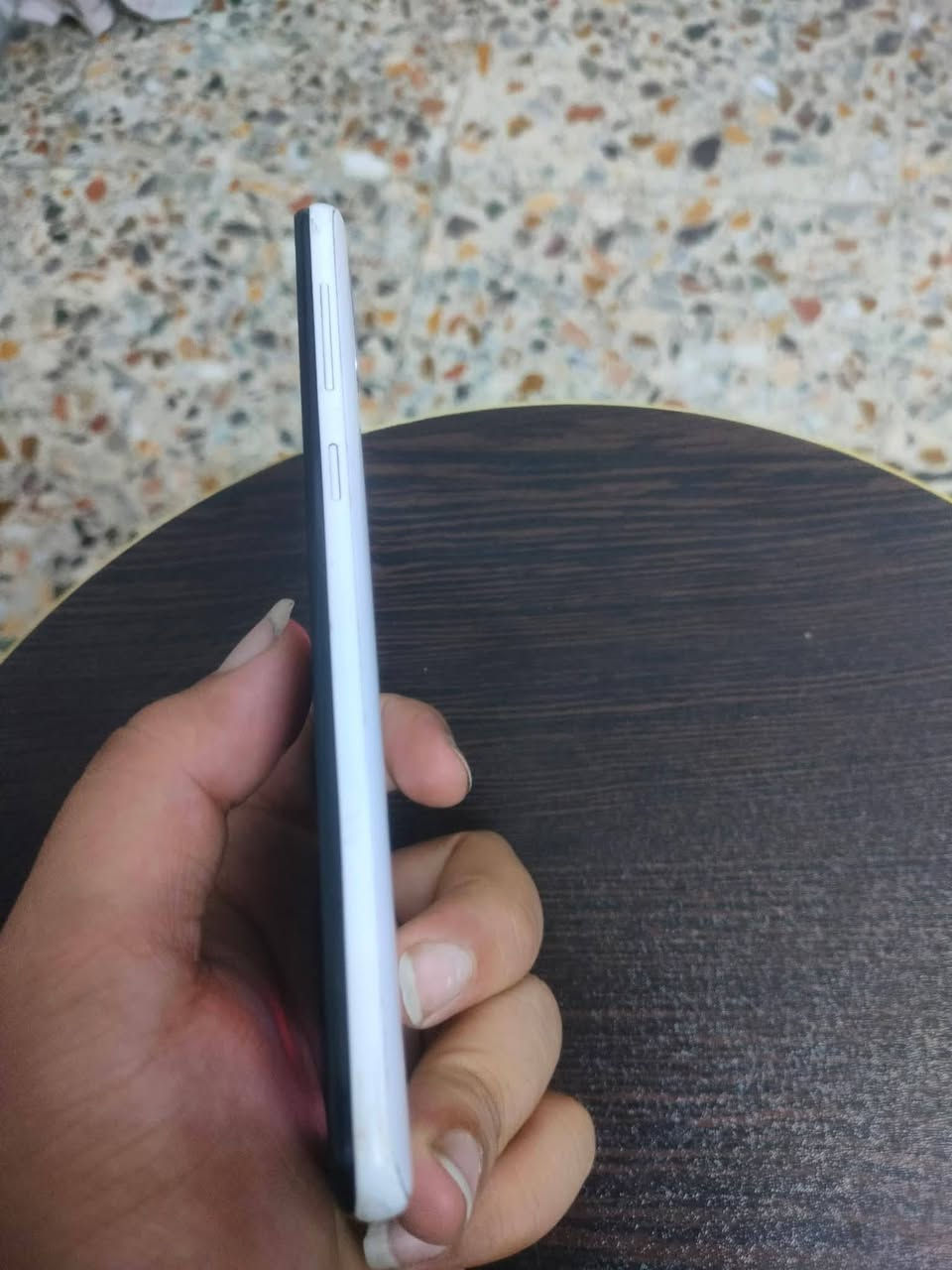 السلام عليكم للبيع سامسونج A30sذاكره128بوبجي 60افريم بطاريه5000الجهاز حلو ونضيف فقط امبدال شاشه والبصمه ما تشتغل الشاشه الوانهاه كلش حلوه والباقي كله شغال السعر 75وبي مجال بسيط مكاني بغداد العبيدي رقمي اتصل***********
