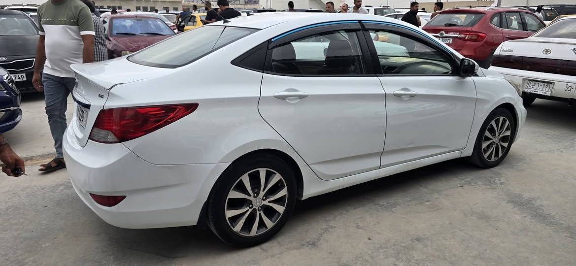 البيع اكسنت 2015 مكينه 1600 واسط
***********
