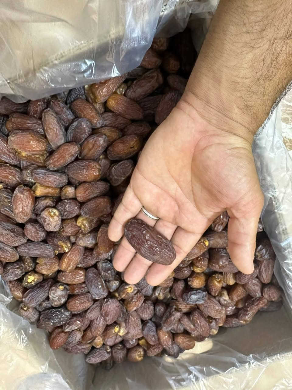 متوفر تمر نوع "مجهول أو مجدول " للبيع درجة أولى /الفلوجة /للتواصل وحجز الكميات  ***********
