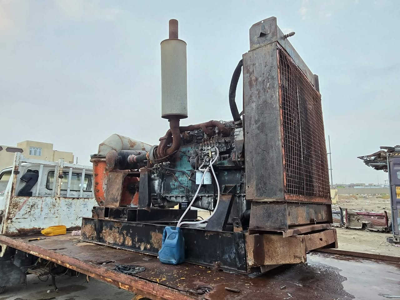 السلام عليكم
مكينة سكانيا ١١٢ 
مع خنزيرة ماء 
شرط الشغل جاهزة 
مكانها واسط قضاء الحي 
للأستفسار ***********
