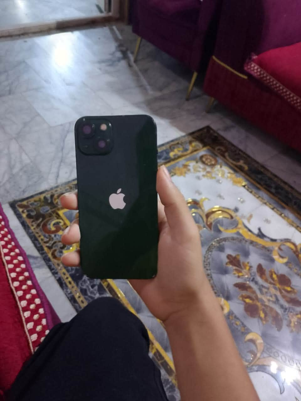 الـسلام  وعليكم  للبيع ايفون 13عادي بطاريه 85مامبدل بس    شي    واحد مبدل هو ضهر هسه صار بضهر مالته شخط صغير  وجهاز شرق اوسط سعر 450بي مجال بسيط جدا يتواصل وياي على واتساب هذا رقمي ***********
