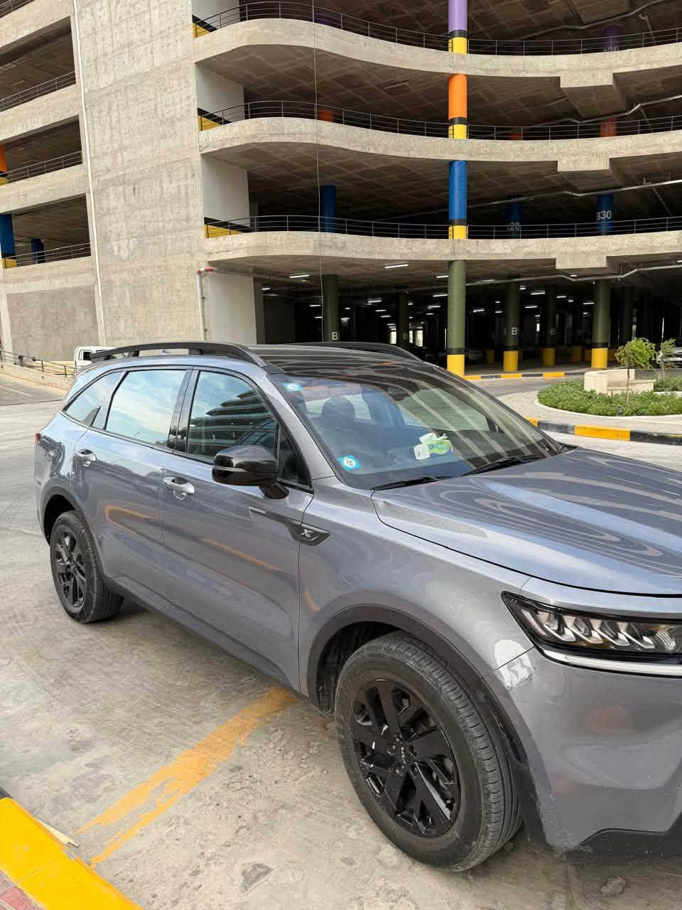 كيا سورنتو 2022 فول للاخير S 
بانوراما كراسي جلد + كهرباء + تدفئه 
بصمه تشغيل عن بعد كراسي متصله 7 راكب 
ماشيه 73 الف بدون ايرباك فقط برده
( كير مكينه شواصي دواخل كله كفاله )
حادثها الجاملغ وشويه با باب فقط 
مكاني المنصور 
سعر 198 ورقه نهائي رجاءا وماكو هيج سعر ابد بهل حادث 
***********
