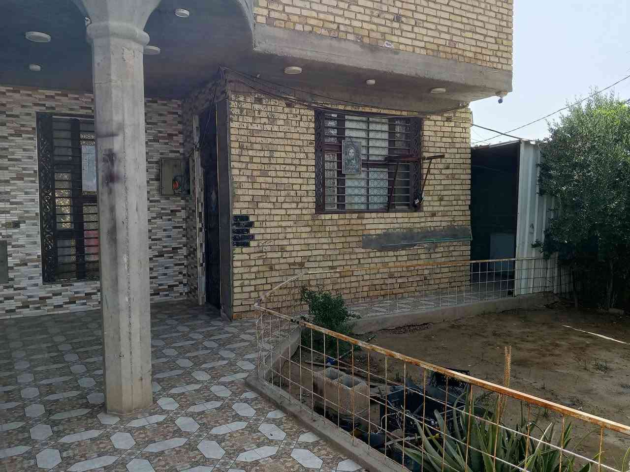 بيت للإيجار • ٣٠٠م • ٣ غرف نوم