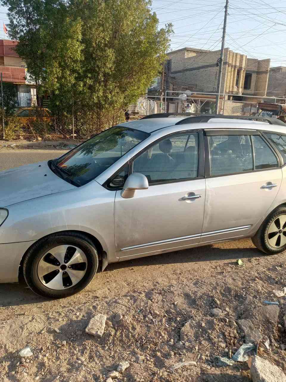 السلام عليكم من رخصة مسؤولين الگروب عندي كيا كارينز للبيع موديل 2009 خليجي محرك 2000 سياره بلاديه فقط طخات ومصلحات على البارد وبيهه سونارالسعر95 للعلم رقم بغداد وباسمي ومكاني بغداد للاستفسار الاتصال على الرقم *********** للعلم تبريد تدفئه شغال السياره بيهه جراد
