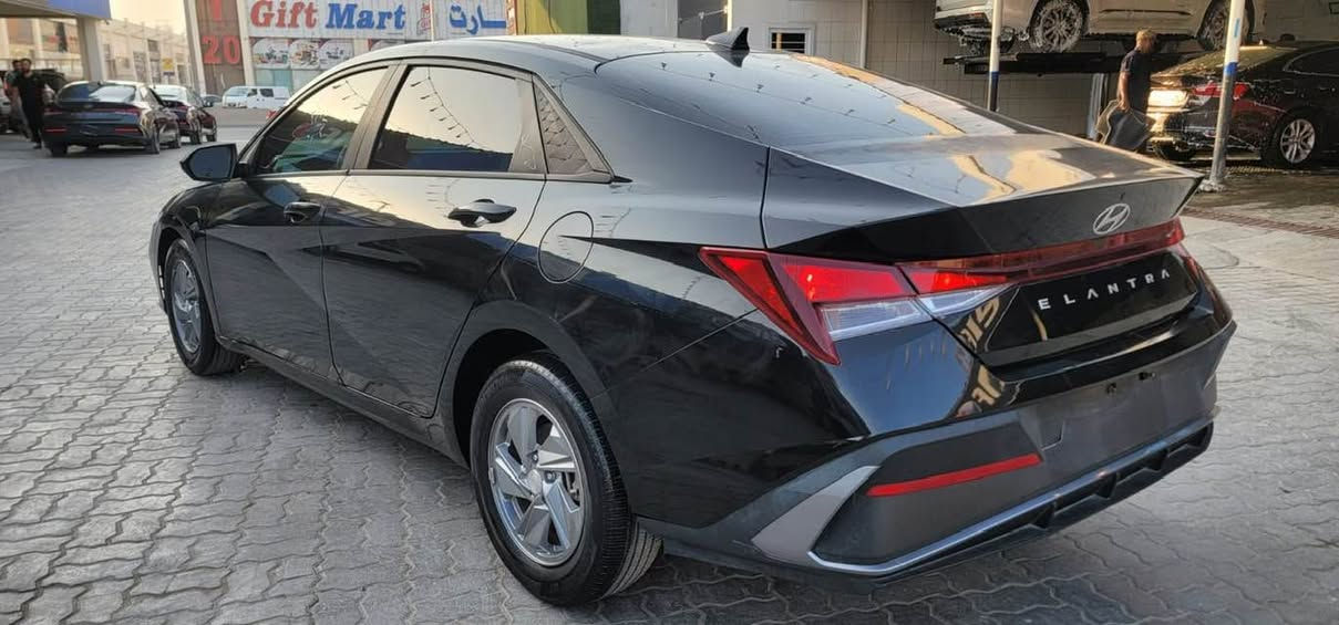 النترا 2024 مشحونه للبصره 
واصل ميناء 92

نص مكتوب في الصور:
- BIDCARS